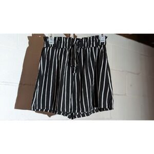 Flowy Loose Fit Striped Shorts Black White Paper Bag Waist Tie Medium